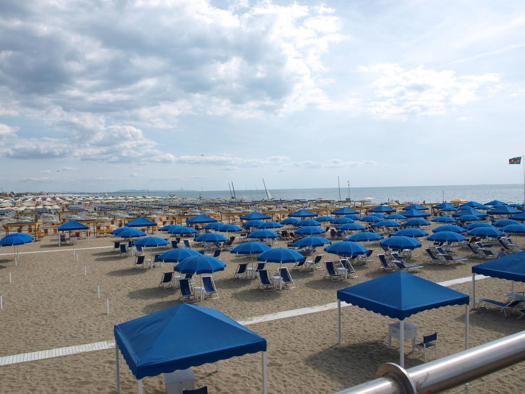 Il Pontile Holidays Apartment Марина-ді-П'єтразанта Номер фото