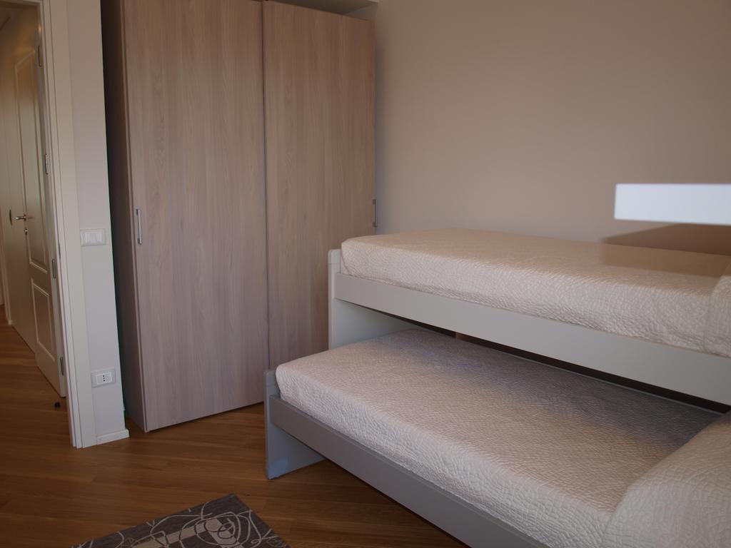 Il Pontile Holidays Apartment Марина-ді-П'єтразанта Номер фото